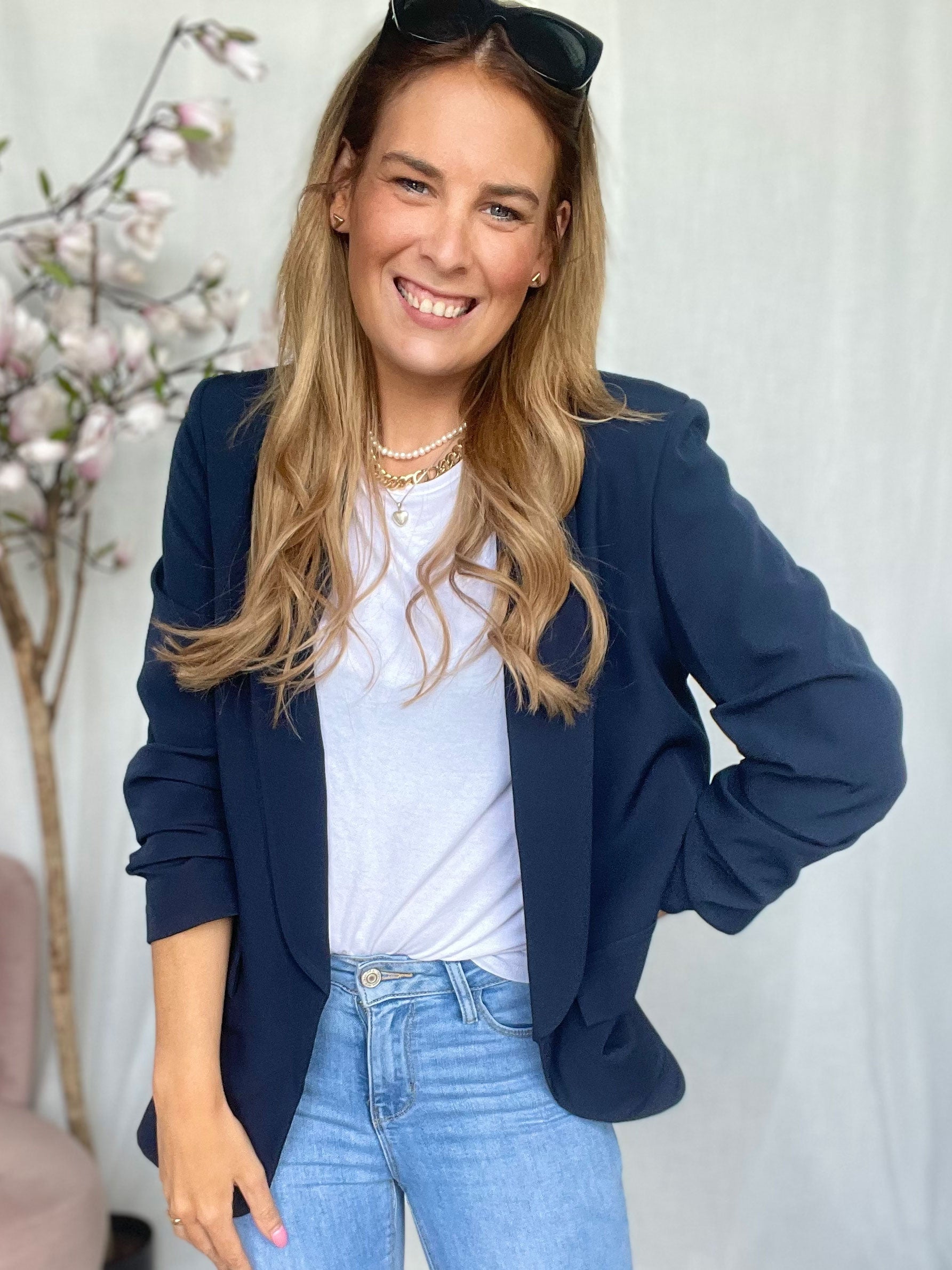 Mila - Snygg blazer med rynka på ärmen